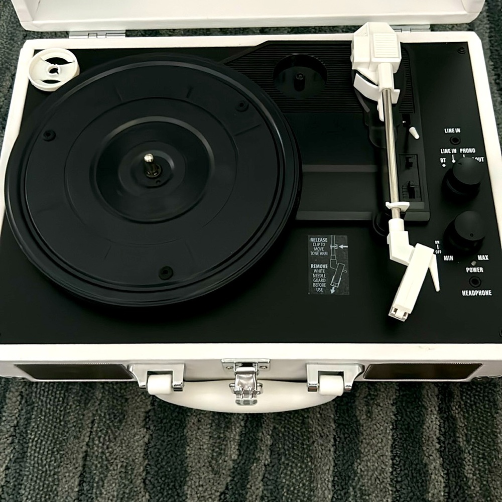 Victrola record player